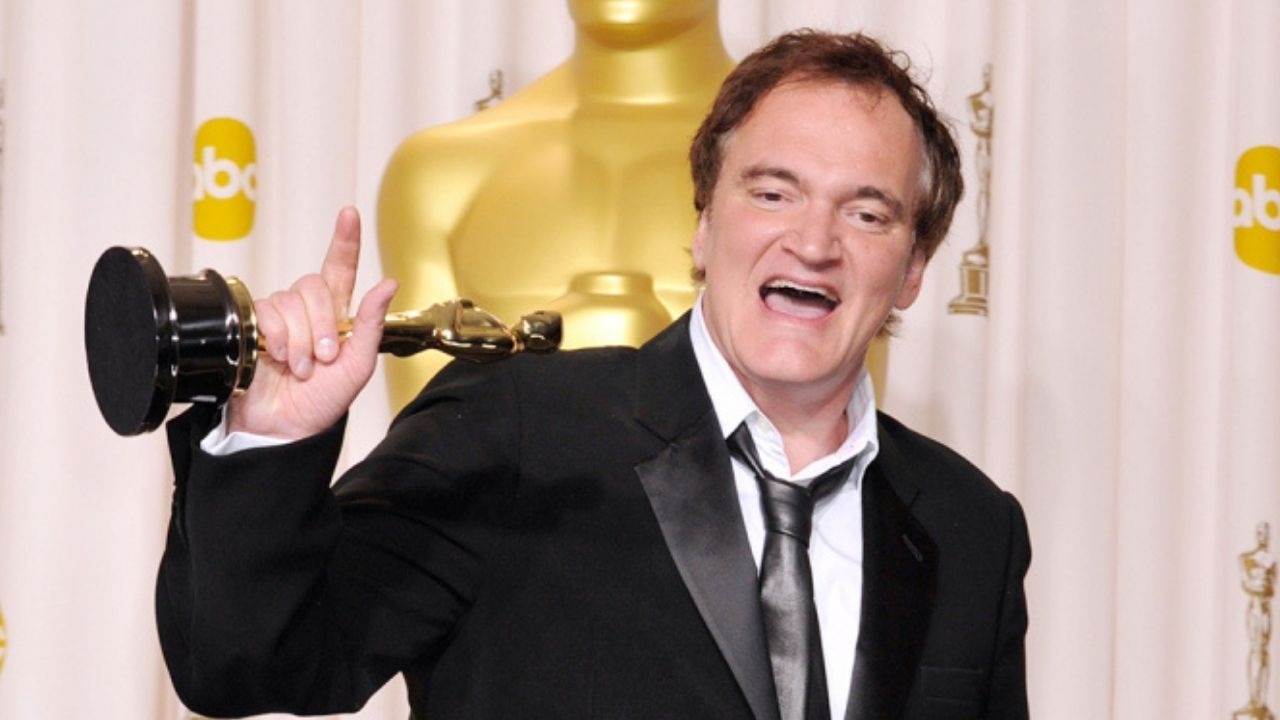 O cineasta Quentin Tarantino com o Oscar